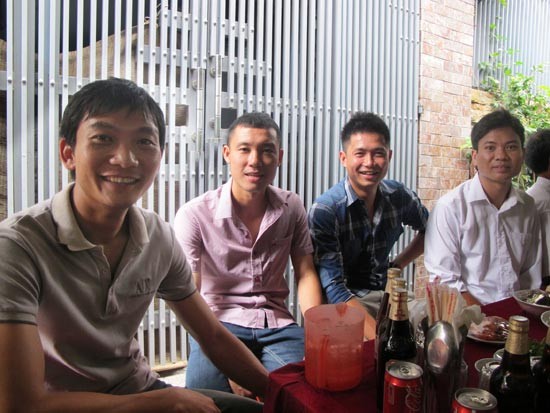 Đồng đội cũ ở Sông Lam Nghệ An của Vượng.